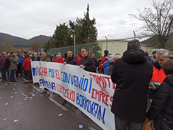 Nueva jornada de movilizaciones en Petronor en defensa de un convenio digno