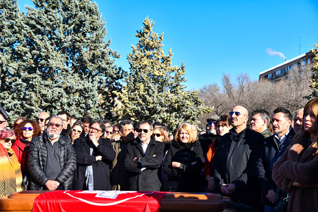 Emotivo adiós a Nicolás Redondo en el Cementerio Civil de Madrid