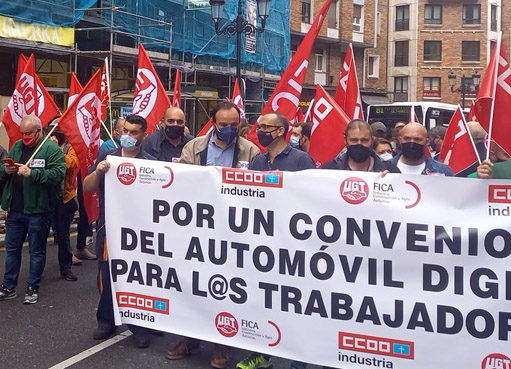 Concentración en defensa de un convenio digno para el sector del automóvil de Asturias