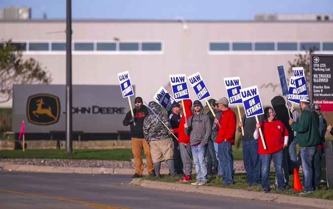 UGT FICA se solidariza con la familia y compañeros del trabajador de John Deere en huelga fallecido ayer en Illinois