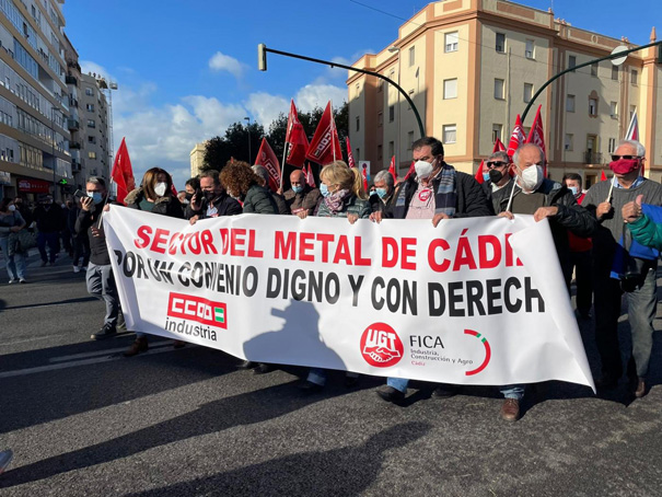 Manifestación de trabajadores del metal de Cádiz en defensa de un convenio justo
