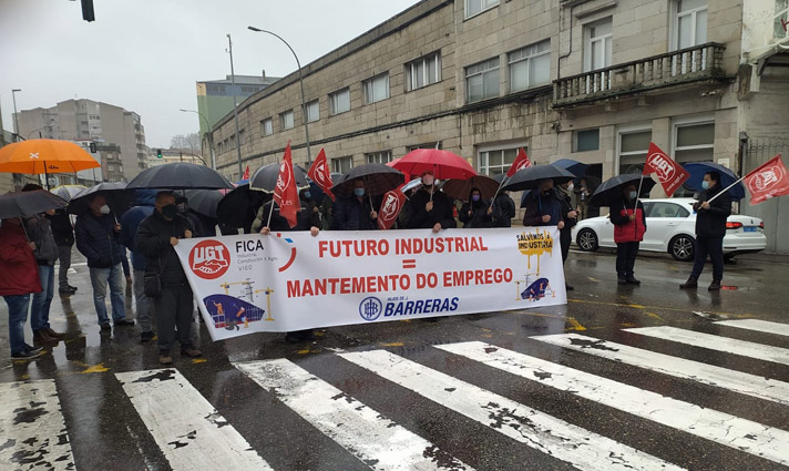 Concentración de trabajadores de Hijos de J. Barreras en defensa del astillero