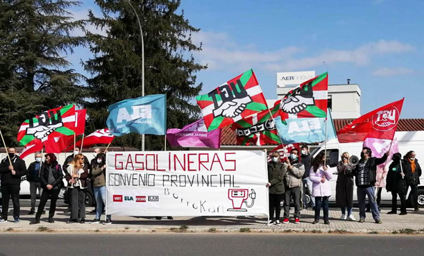 Trabajadores de las gasolineras alavesas retoman mañana las movilizaciones por un convenio provincial