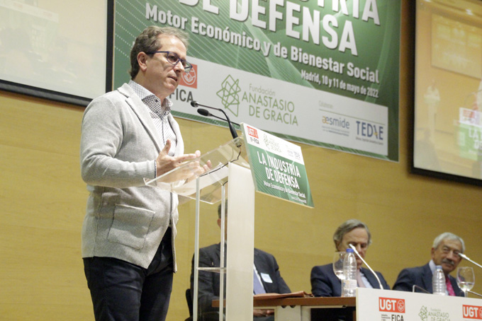 Pedro Hojas reitera el compromiso de UGT FICA con la industria de defensa