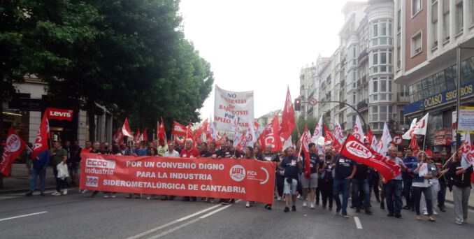 Unas 8.000 personas secundan la manifestación coincidente con el primer día de huelga en el metal de Cantabria