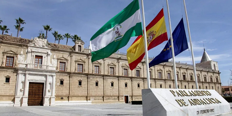 UGT FICA y CCOO convocan una concentración en el Parlamento para mostrar su rechazo a la actitud de consejero con el conflicto en VEIASA