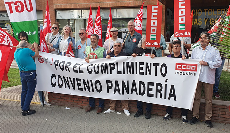 UGT FICA Sevilla se concentra en protesta por el incumplimiento del convenio de panaderías