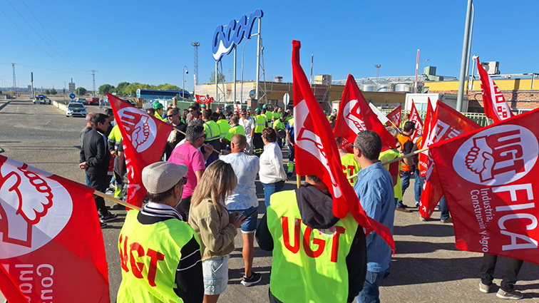 Seguimiento masivo en la concentración de trabajadores de Acor en Olmedo (Valladolid)