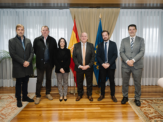 UGT FICA y CCOO se reúnen en el Ministerio de Industria para abordar la situación de ALCOA en San Ciprián