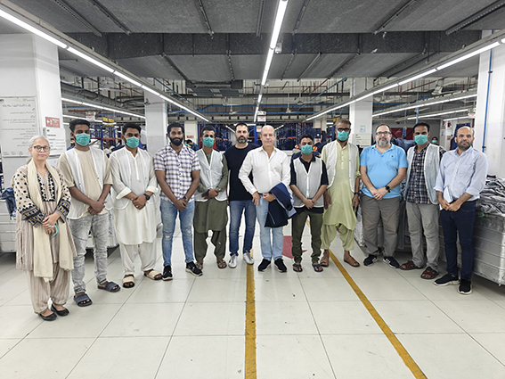 UGT FICA verifica las condiciones laborales de la cadena de suministros de Tendam Retail en Karachi (Pakistán)