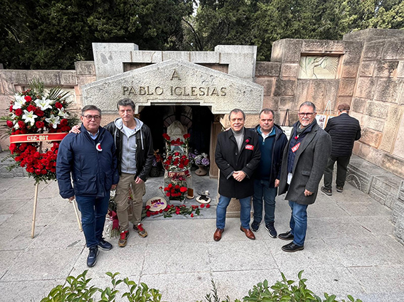 091225 Acto Homenaje Pablo Iglesias Grupo