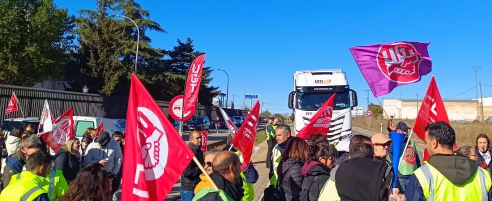 271025 Huelga Mahle