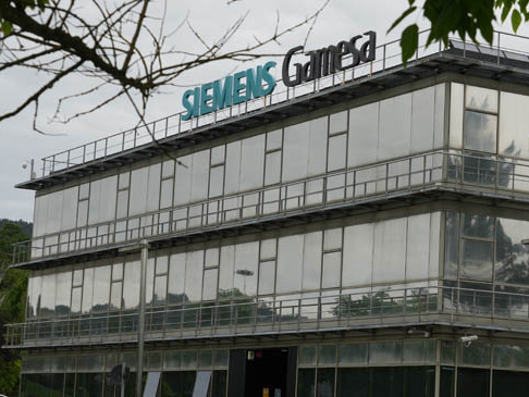 UGT FICA, sindicato mayoritario en la mesa negociadora, preacuerda las condiciones del ERE en la división de Oficinas de Siemens Gamesa