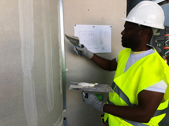 La Fundación Laboral de la Construcción lanza una nueva aplicación para impulsar la empleabilidad de las personas refugiadas